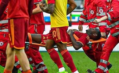 Сердечный приступ Эвана Ндики прервал матч чемпионата Италии Рома-Удинезе 