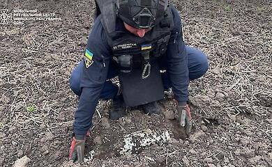 На Київщині в полі виявили артснаряд, його знешкодили