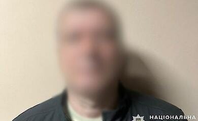 Поранення обличчя, голови та живота: киянин напав із ножем на товариша по застіллю