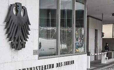 Німеччина не позбавлятиме статусу біженців українських чоловіків