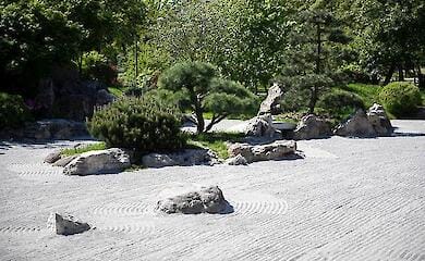 У київському парку Кличко разом із послом Японії в Україні презентували оновлений сад каменів