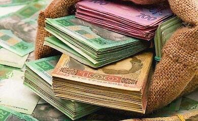 Стало известно, сколько украинцев зарабатывают миллионы