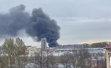 В Санкт-Петербурге пылает масштабный пожар