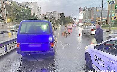 У Києві п'яний водій скутера скоїв ДТП