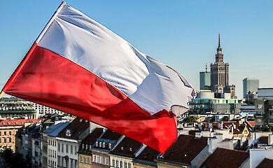 В Польше украинских беженцев могут лишить выплат: что известно