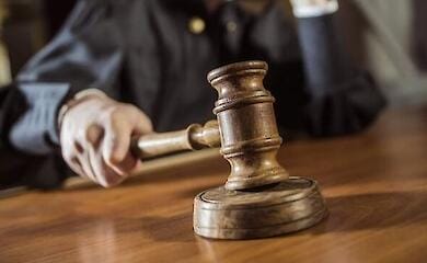 Суд взыскал в пользу Украины два российских самолета