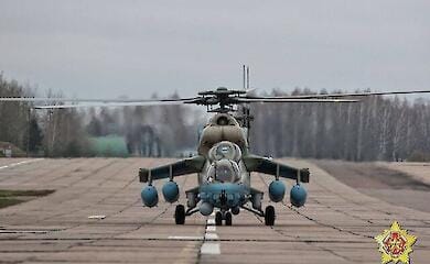 Російські військові вертольоти прилетіли в Білорусь