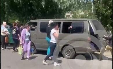 В Днепре мужчина через окно вылез из машины с военными и сбежал - местный ТЦК прокомментировал событие