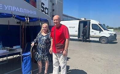 «Не ищите нас, мы живы»: в полицию обратились супруги, которые чудом уцелели во время обстрела Эпицентра в Харькове