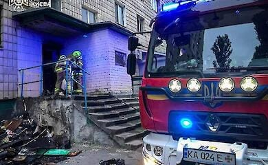 Небезпечне сміття: у Києві пожежа в багатоповерхівці почалася зі сміттєзбірника