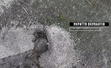 Окупант намагався палицею відбитися від FPV-дрона