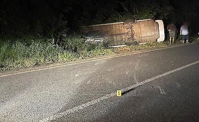 В Винницкой области в результате ДТП опрокинулся автобус с детьми