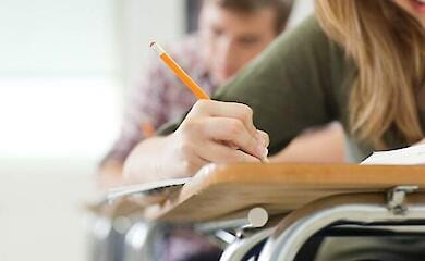 МОН упростило процедуру предоставления справки об обучении