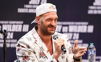 Тайсон Ф'юрі напився і навкарачки виповзав із пабу