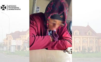 Пограничники задержали мужчину, который пытался притвориться бабушкой