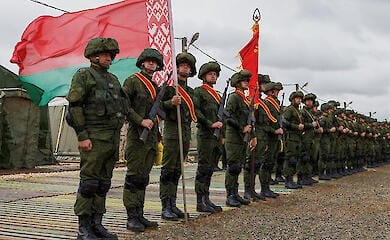Білорусь заявила, що Україна стягує війська до кордону