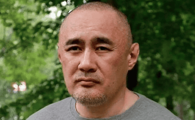 В Киеве умер журналист Садыков, на которого совершили покушение