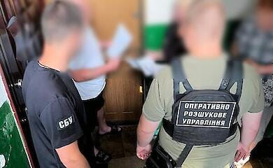 На Закарпатье уклонистам помогали выехать за границу под видом водителей автобусов