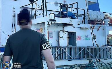 СБУ затримала вантажний корабель, який вивозив зерно з Криму