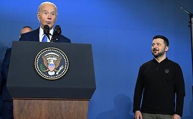 Байден на саміті НАТО назвав Зеленського "Путіним"