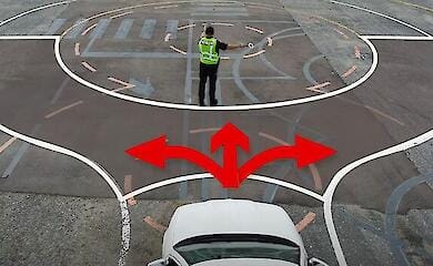 В МВД напомнили сигналы регулировщика