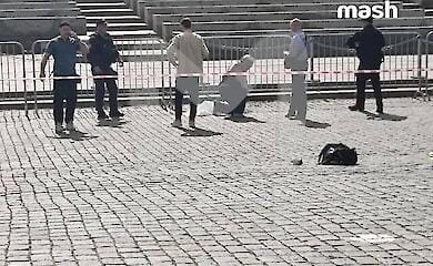 Мужчина пытался сжечь себя на Красной площади в Москве