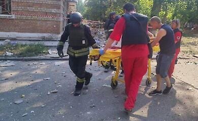 Росіяни вдарили по Нікополю, постраждали дві дитини