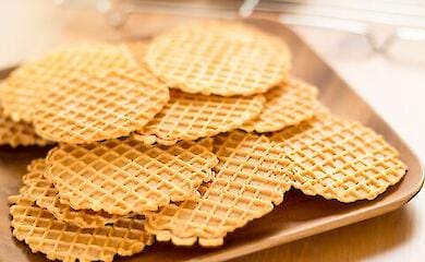 Історія вафель: від перших рецептів до сучасних уподобань