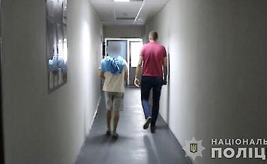 На Дніпропетровщині затримали двох підлітків за підпал автомобілів військового та волонтера
