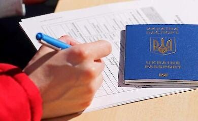 В части Германии ограничивают поездки за границу мужчинам из Украины