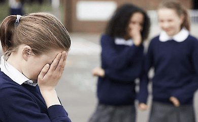 На школьном стадионе в Киеве избили школьницу