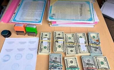 Бухгалтерка компанії перевозила в багажнику майже 5 мільйонів євро