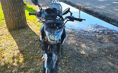 Чоловік переходив дорогу: підліток на мотоциклі збив водія вантажівки на Івано-Франківщині