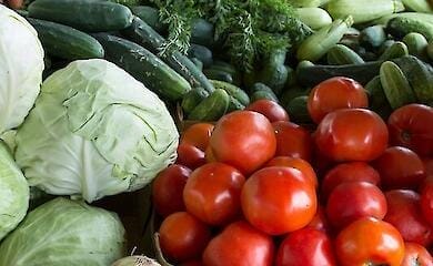 Ціни на популярні продукти продовжують падати: що подешевшало у серпні