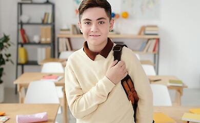 Портфель для першачка: діти-ВПО можуть отримати допомогу