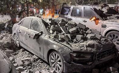 Машина под завалами