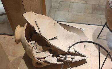 В ізраїльському музеї 4-річний хлопчик випадково розбив глечик бронзового століття