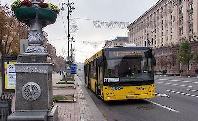 В Киеве общественный транспорт снова стал бесплатным для учащихся