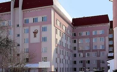 Танцювали на столах: у Рівному після скандальної конференції звільнилося керівництво онкоцентру