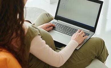 Допомога по вагітності та пологах: які є особливості для жінок-ФОП