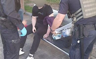 Парень и полицейские