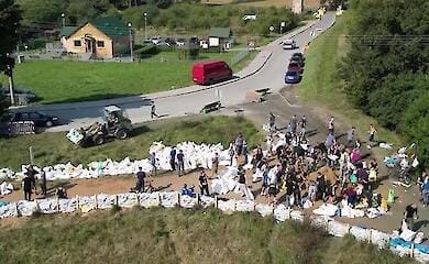 Запобігти трагедії: у європейських країнах люди готуються до нових повеней