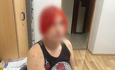 В Киеве женщина с ножом напала на новую девушку бывшего мужа
