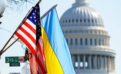 Флаги США и Украина