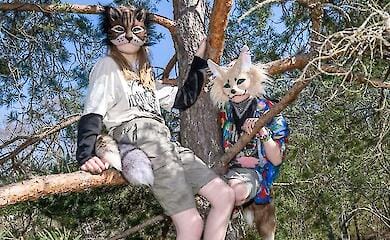 Субкультура квадроберів: молодь імітує тварин та викликає фурор у мережі