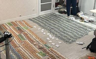 У Житомирі в лікаря вилучили понад 4,4 мільйона гривень