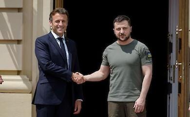 Зеленский предоставил план победы Макрону