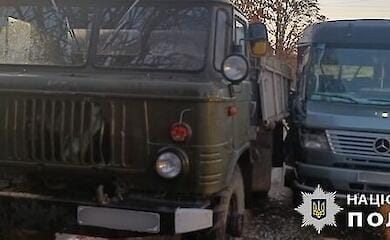 Стояли біля припаркованого автомобіля і загинули: ДТП у Київській області