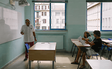 Юрист сказал, какое наказание ждет родителей детей, говорящих на русском языке в школах