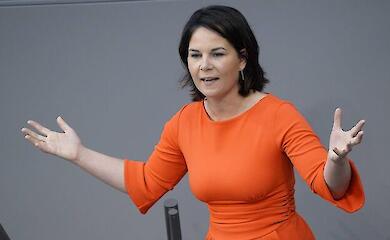 Германия призывает усилить помощь Украине на фоне переходного периода в США